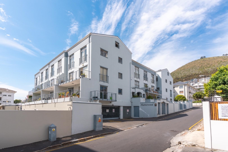 To Let 2 Bedroom Property for Rent in Green Point Western Cape